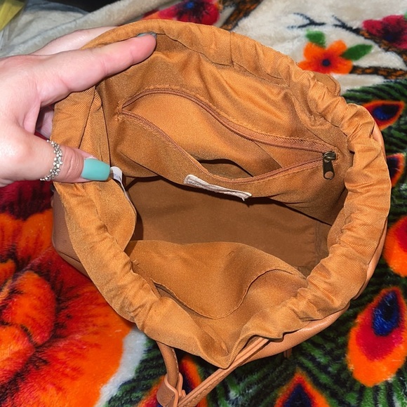 Universal thread backpack - Picture 3 of 5